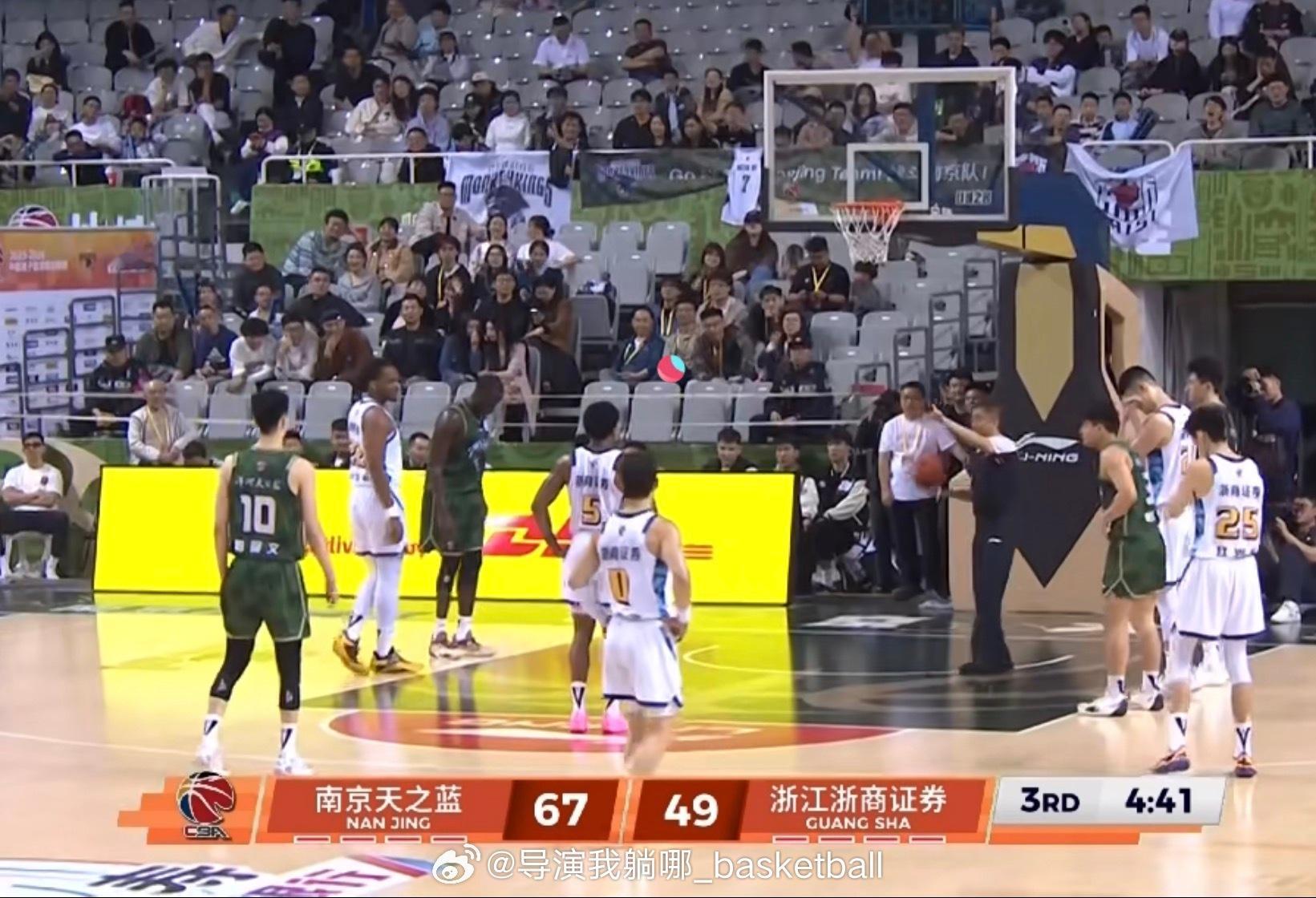 浙江广厦只用了8分钟时间就抹平了18分分差，南京同曦这是他们的常规操作了 