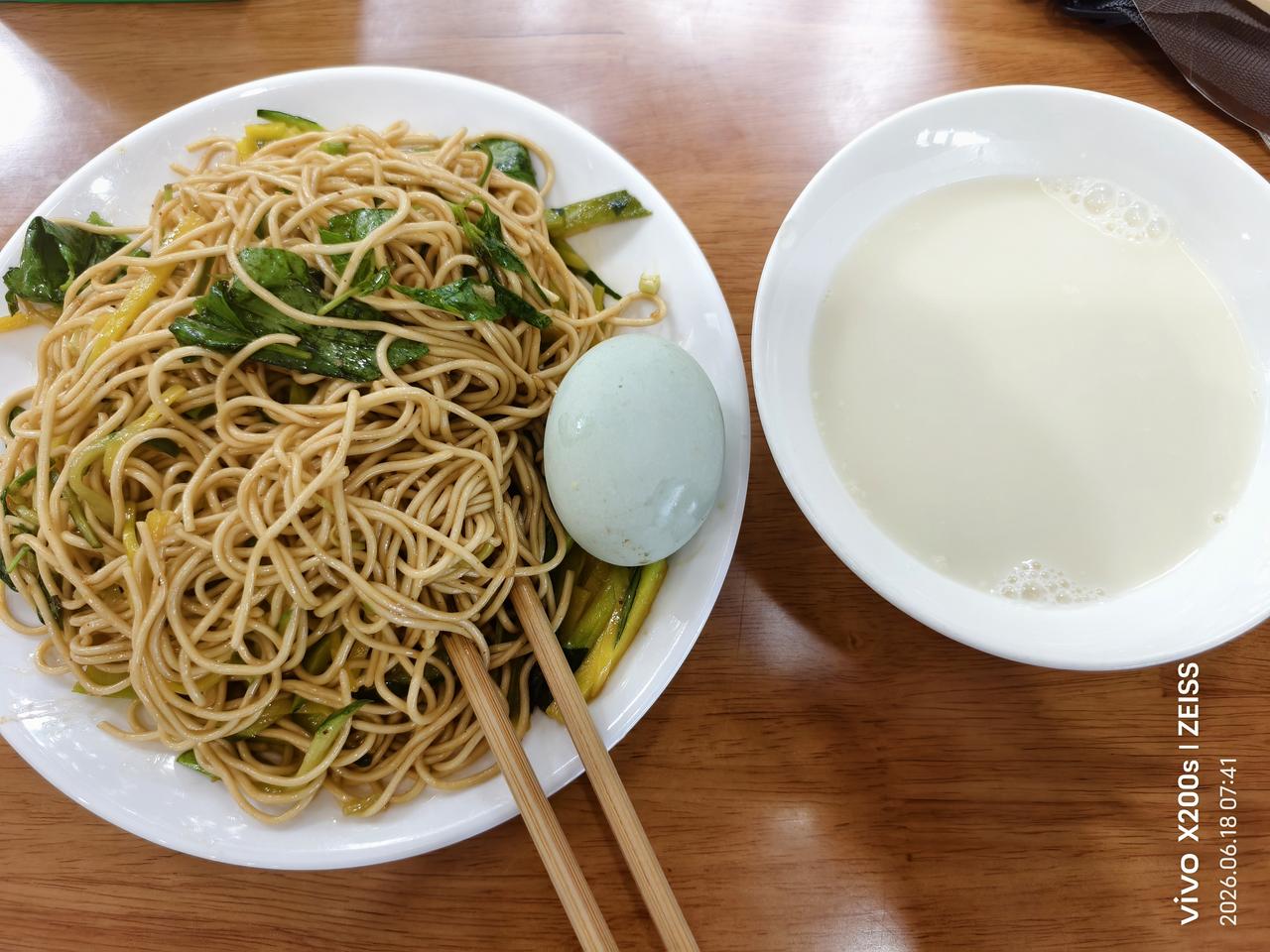 你的早餐会吃鸡蛋吗我有时偶尔还会吃鸭蛋。