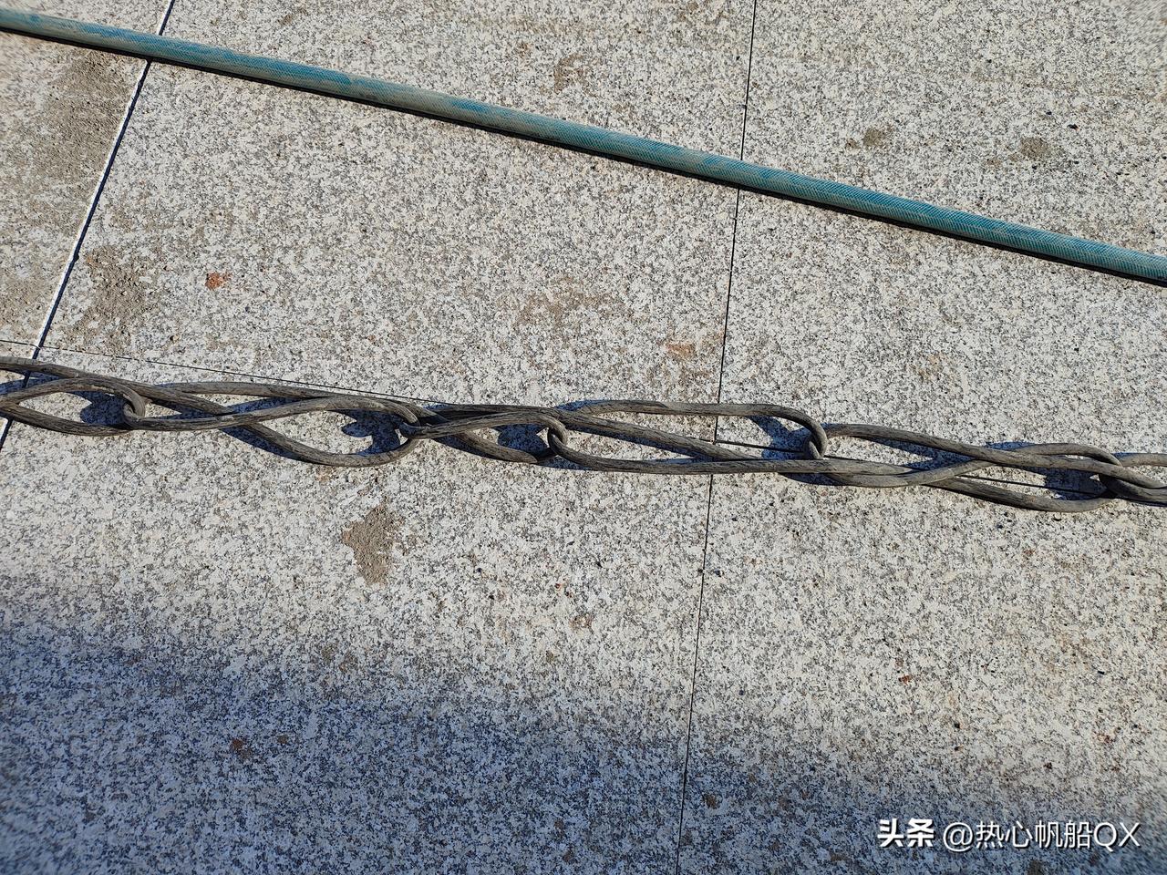 电线这样缠绕有什么好处？实在想不明白，既增加成本，又可能增加发热！电线安装方法 