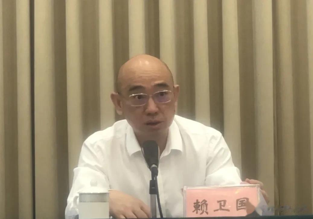揪“内鬼”啦，攀枝花市纪委副书记被查！

几天前，赖卫国被带走的消息就在攀枝花传