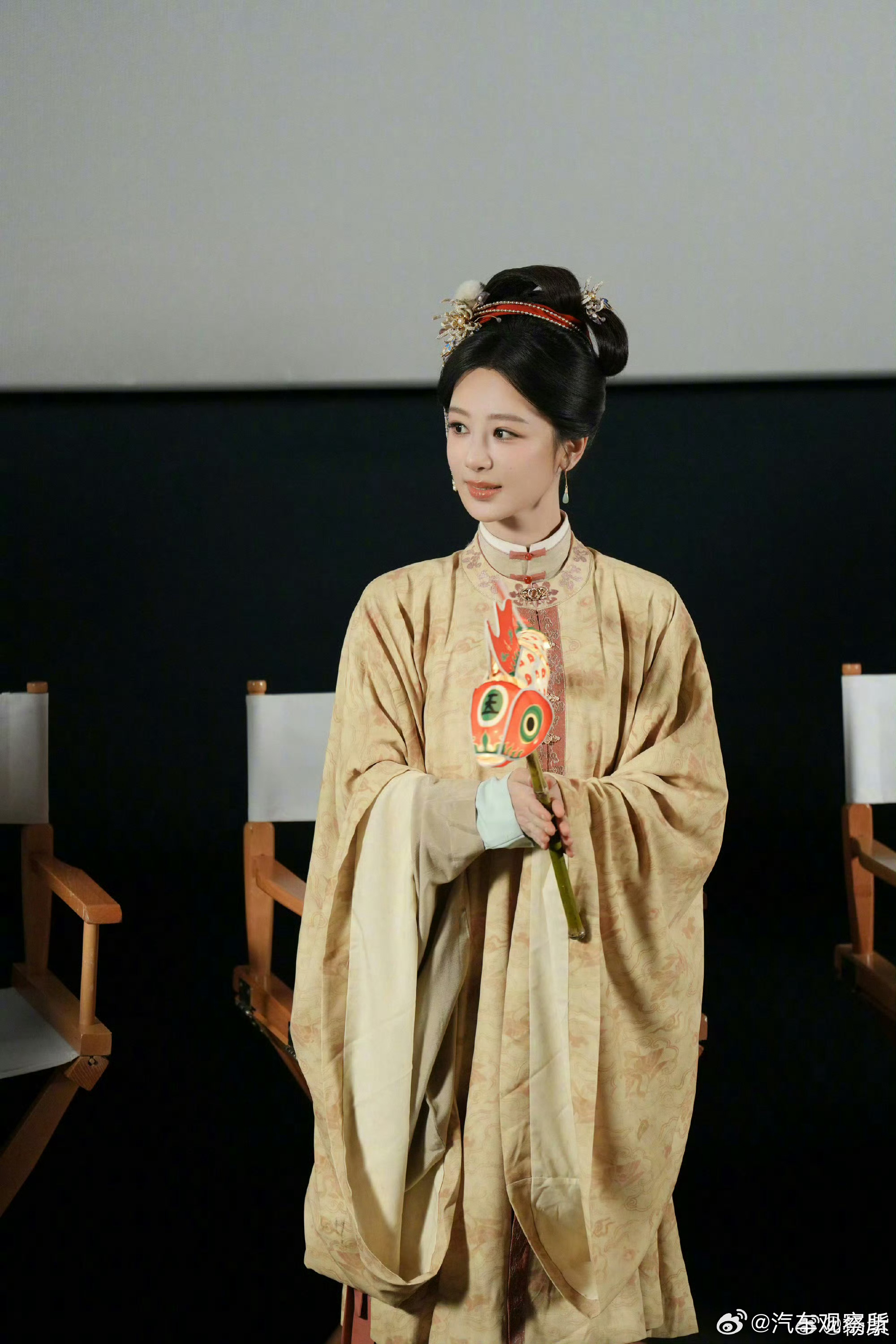 【杨紫晒家业大合照 】杨紫晒家人团聚5月25日，演员杨紫在社交平台连晒6图，其中