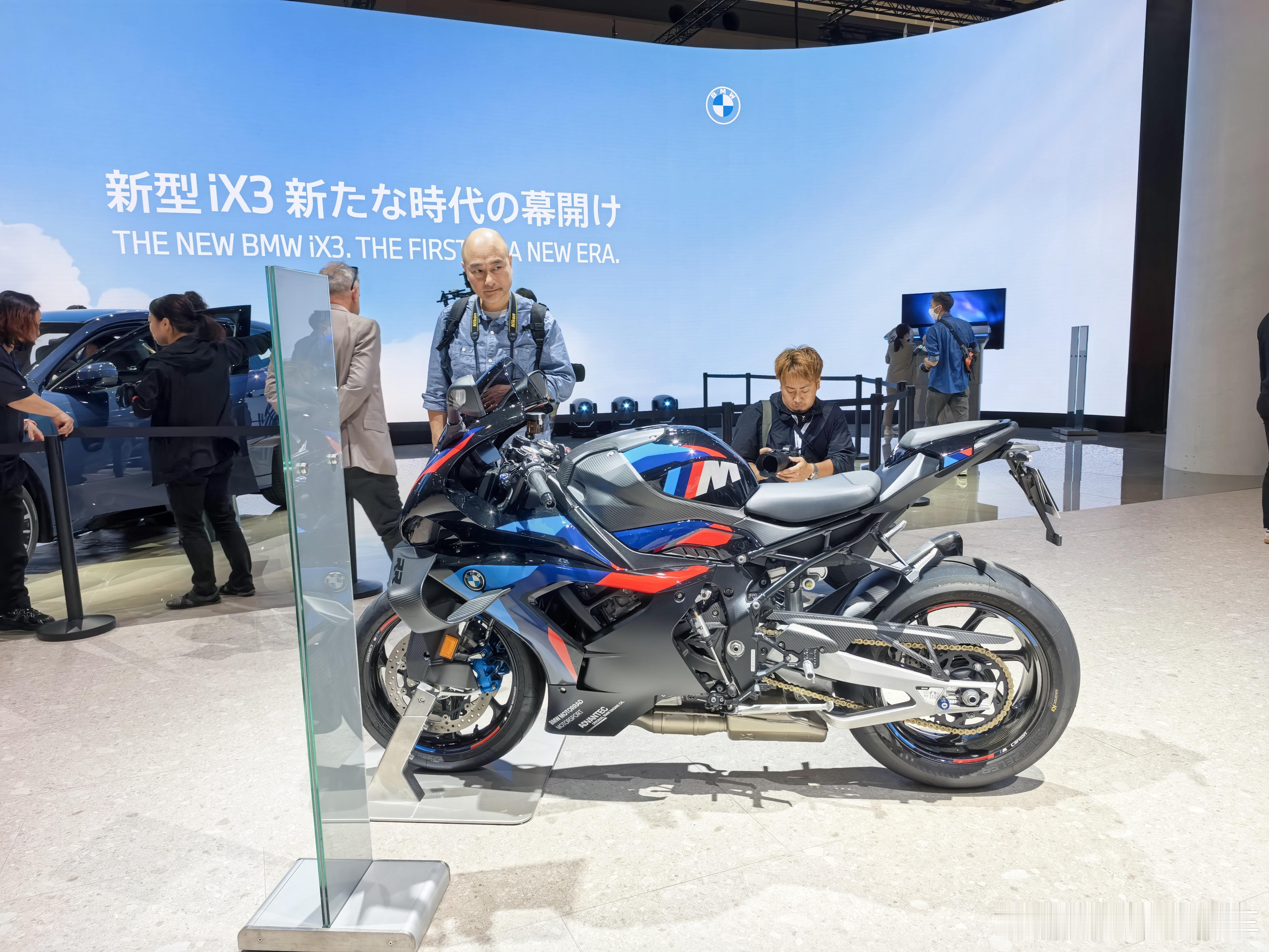 宝马和MINI是日本市场少有的主流外资车企之一，这iX5氢燃料车看着就非常贴合日