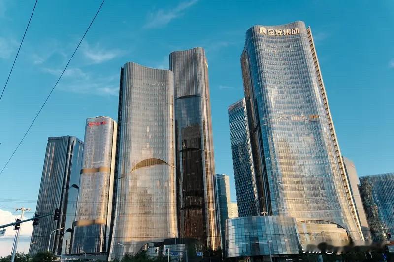 阳光正好，微风不燥，今天也是被生活温柔以待的一天。