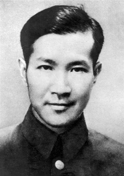 1905年5月11日，一个渔家子弟在破渔船上出生——40年后，他谱写了全中国最响