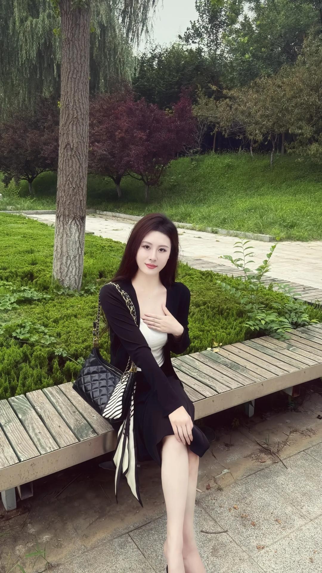 捕捉光影，记录日常！分享女神美图 美女的美丽体现在何处呢？ 有哪些美女让人过目难