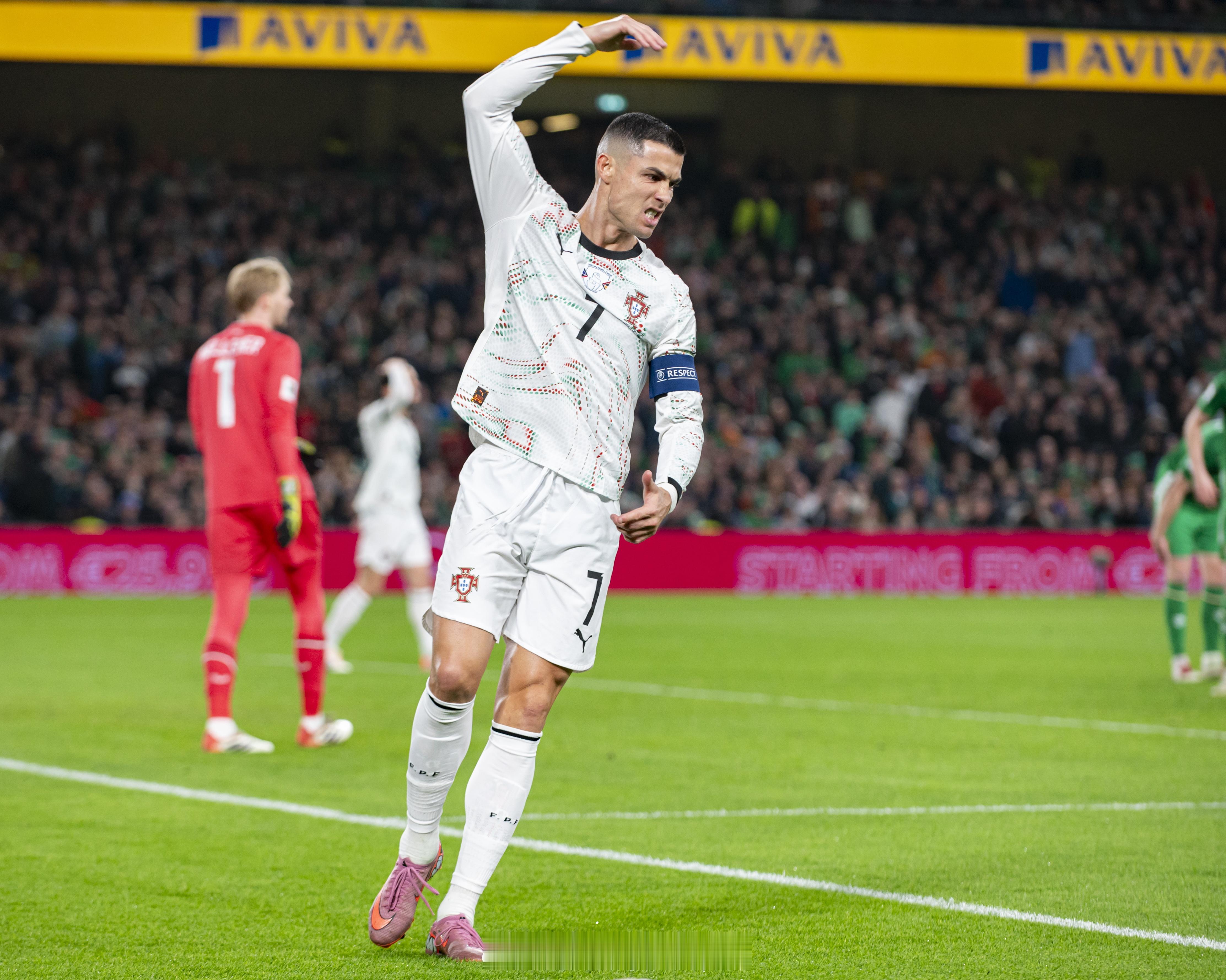 揪心！C 罗或错过世界杯前两场？国际足联铁规摆死：肘击至少禁赛 3 场！葡萄牙 