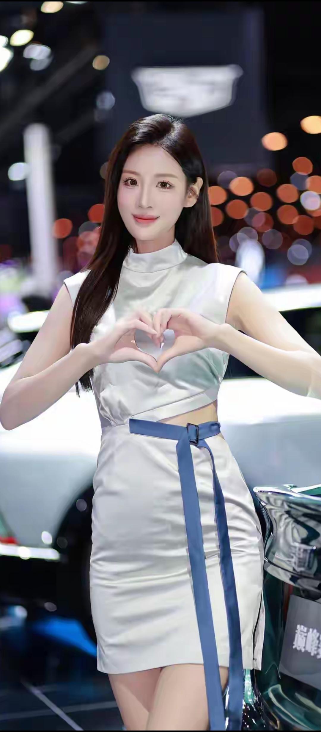 心随爱意动，情随爱意浓。