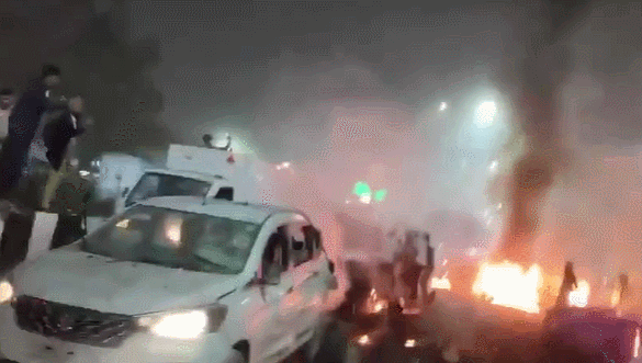 据媒体报道，不久前在印度新德里红堡附近发生两起汽车爆炸，据现场人员表示爆炸声音很