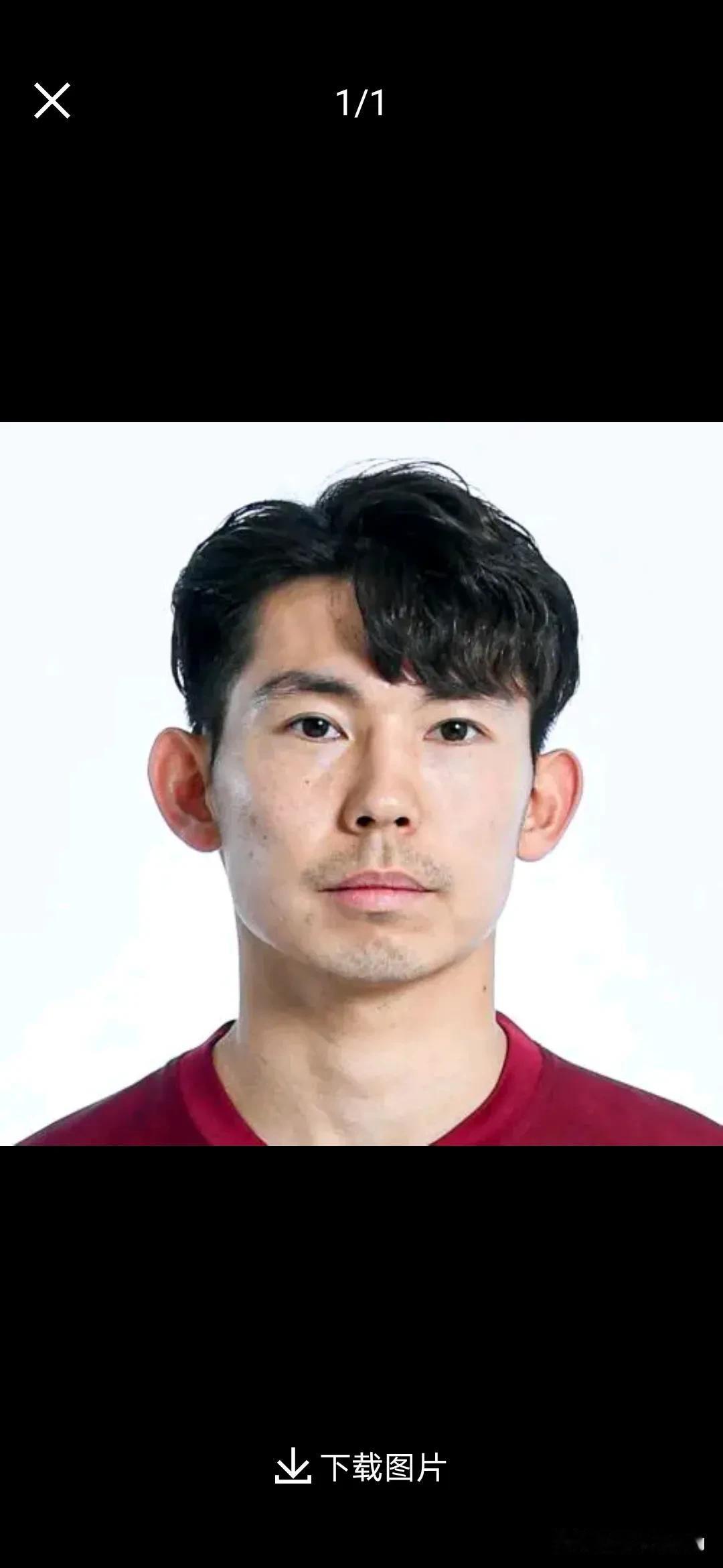 杨世元伤情补时阶段频刷存在感，接连做出没意义的吃牌动作，裁判息事宁人，他逃过了一