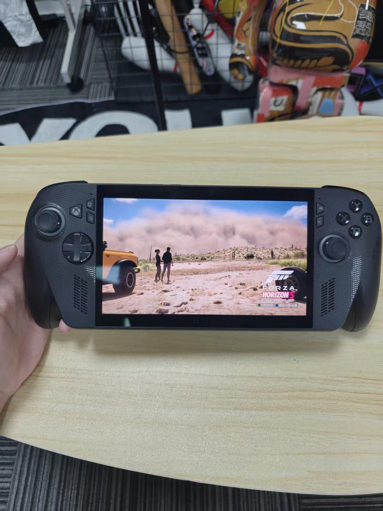 也是拿到张颜齐同款掌机了！！
蹲了这么久，ROG XBOX 掌机X终于到手了！说