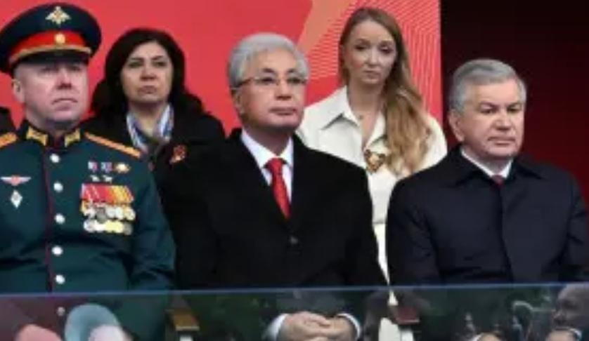 哈国总统托卡耶夫是一个识大体的政治家！

哈萨克斯坦总统托卡耶夫现身红场阅兵，与