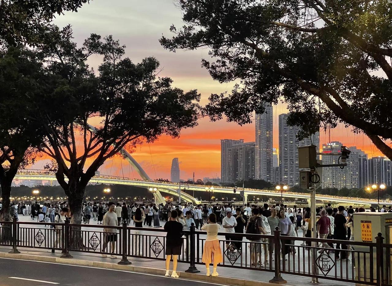 📍GuangZhou凑个热闹，挤趟人海看看广州的小蛮腰，吹吹珠江的晚风广州塔