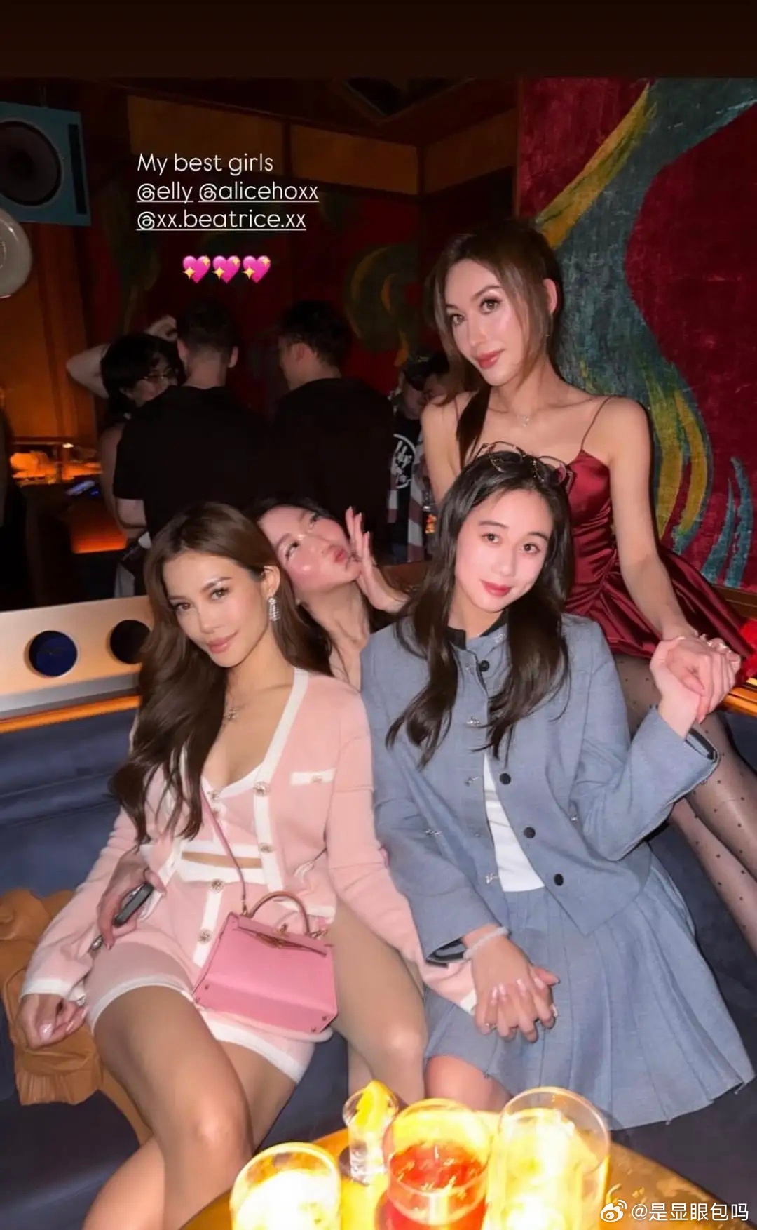 杨受成长子夜店重开，何超欣与大两岁外甥女捧场，姨甥同框像姐妹！ 