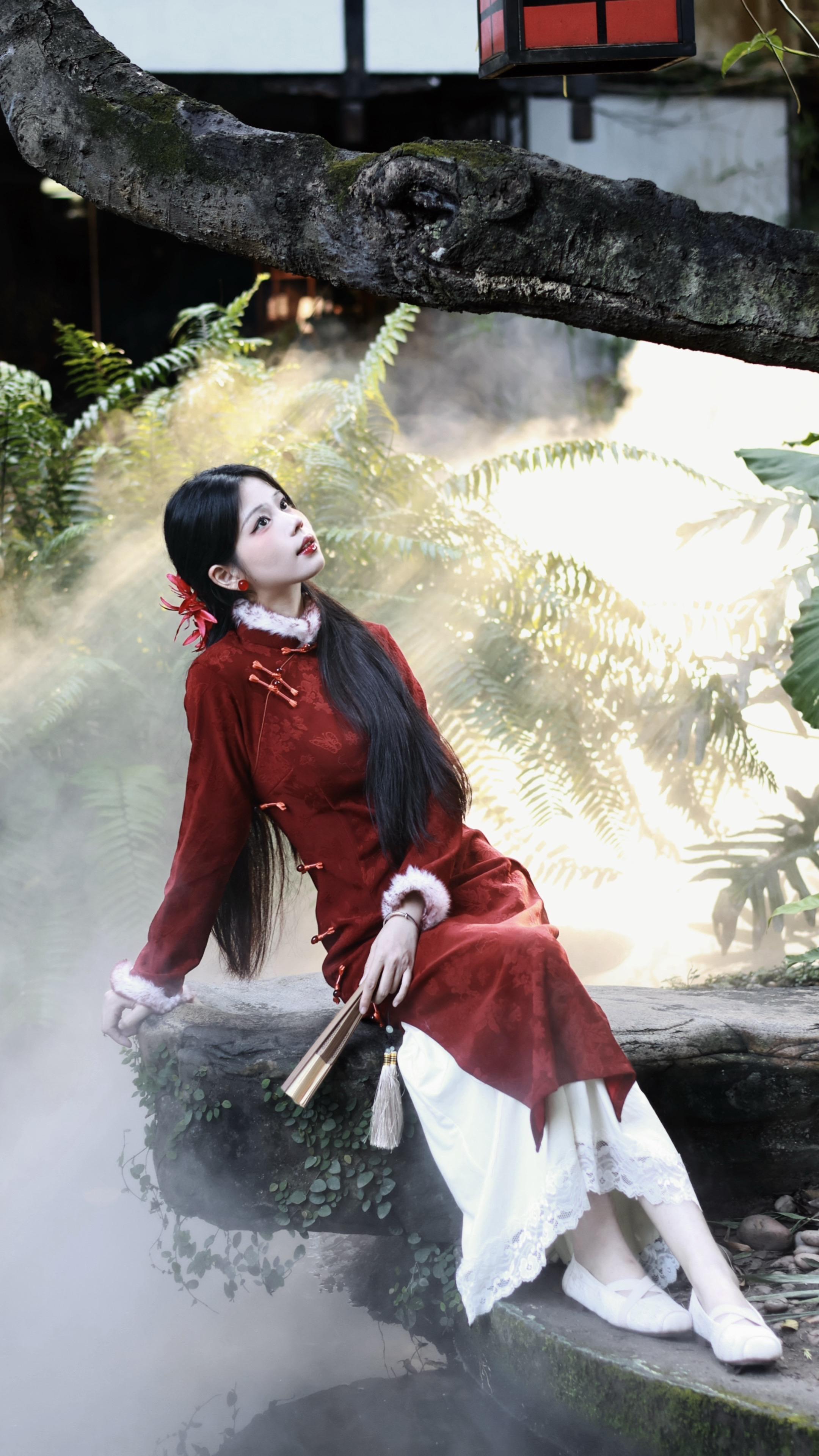 那年我烟花为序 光芒逆雨而上画下故事终句。