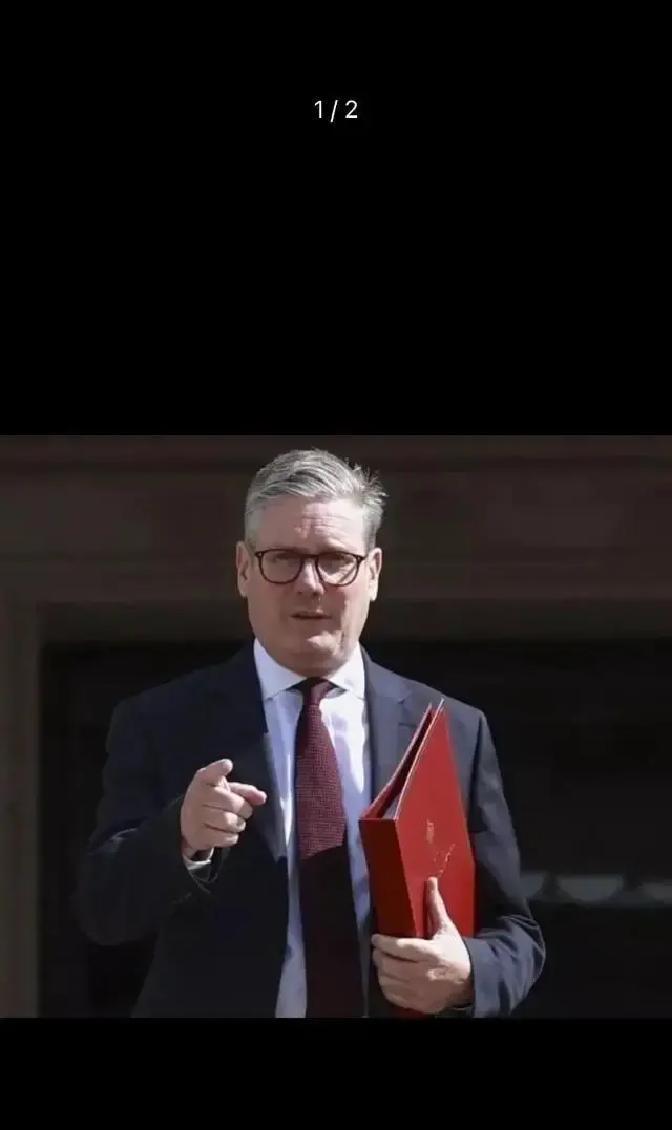 德米特里耶夫在X上发帖点名斯塔默，提到“灾难”和“美国激烈反应”，时间卡在访华前