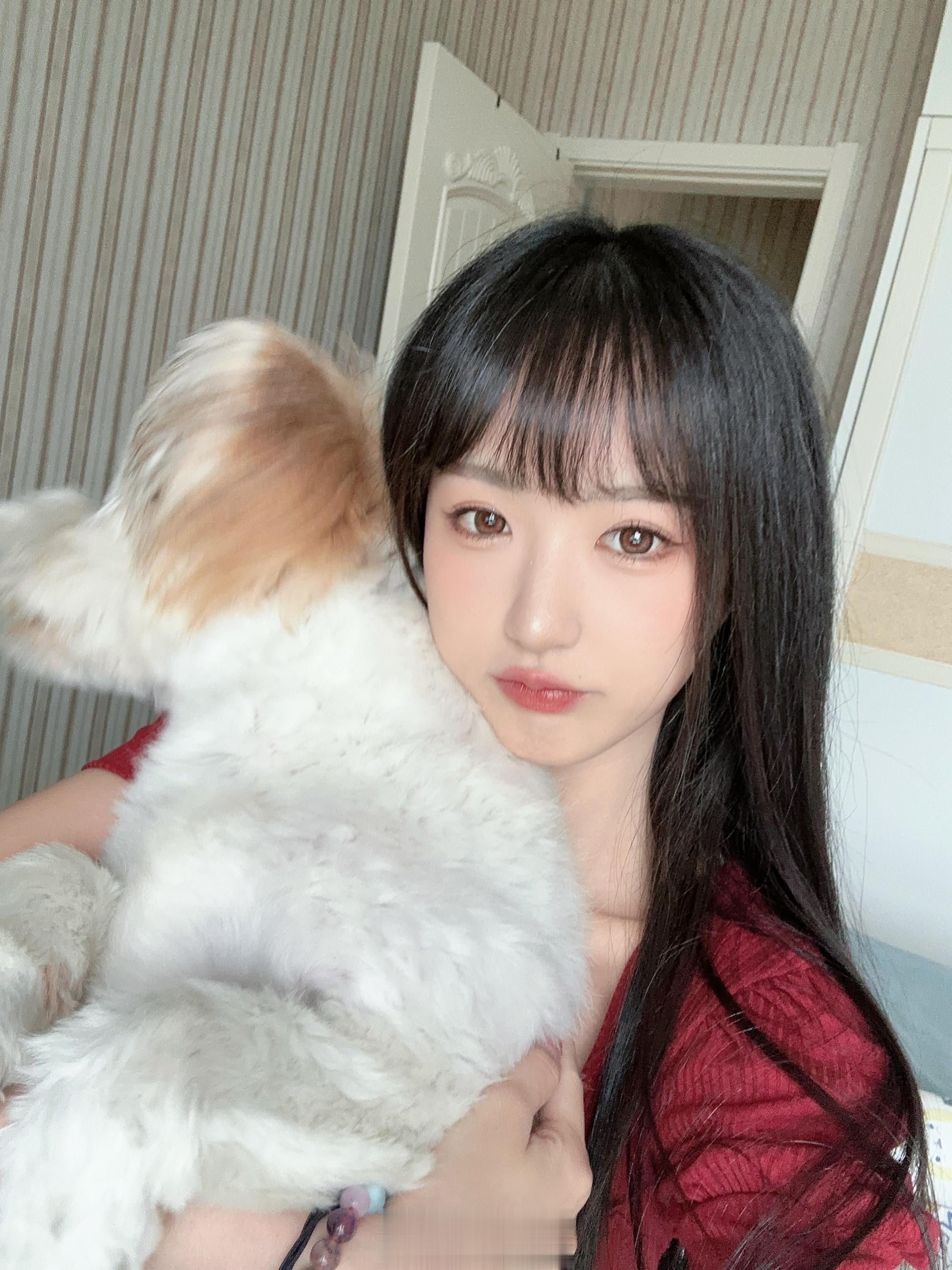 我偷你狗粮了吗！这么不情愿！和家里人吃了豪华太二一直流鼻涕哈哈哈 ​​​