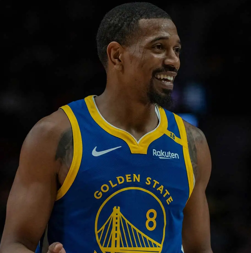 梅尔顿不在勇士队的伤病名单上，他将于明天在勇士对阵76人的比赛上迎来本赛季的首秀