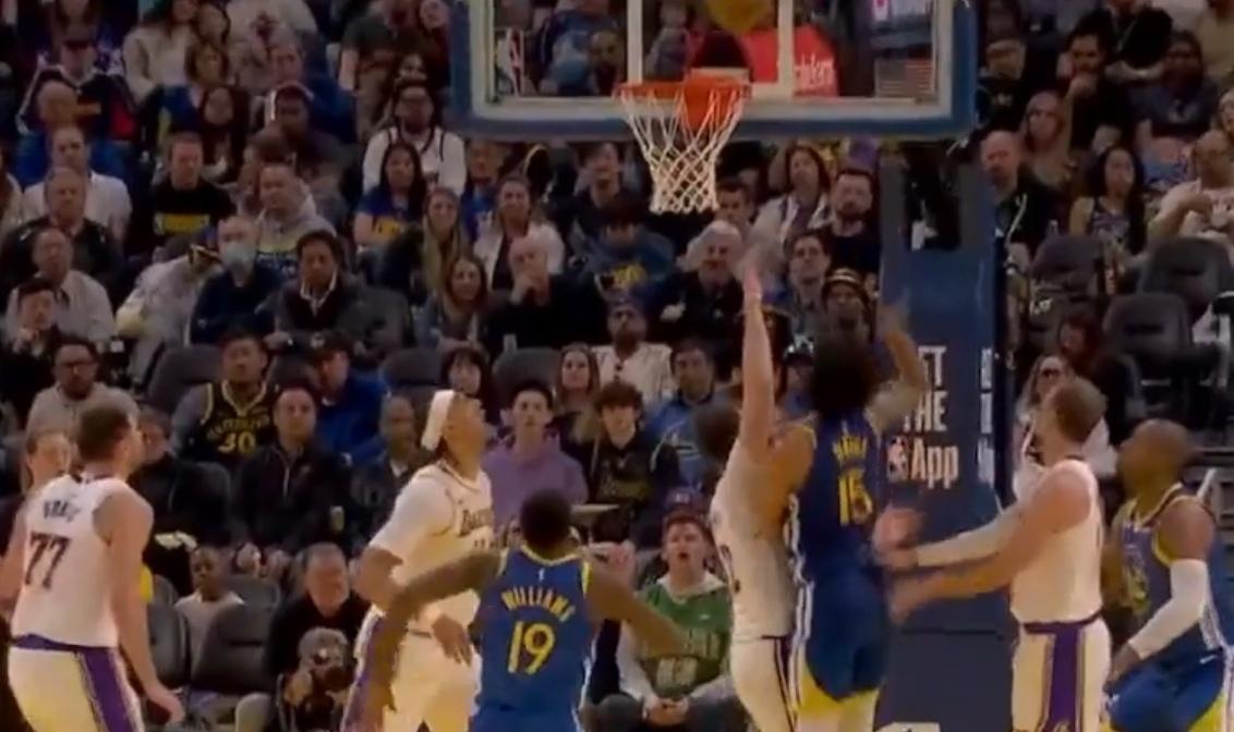 无人担当致完败，残阵勇士主场不敌湖人
今日北京时间9：30，勇士坐镇主场迎战来访