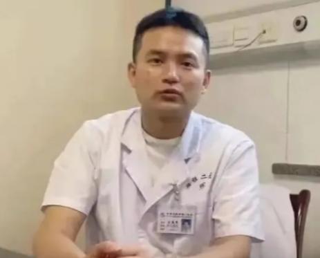 “简直就是禽兽！”2022年，湖南农民张爱国因直肠癌做了大便改道手术，谁知，他痊