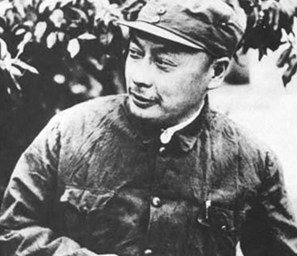 1936年，陈毅被叛徒诱骗下山，途中陈毅到一农夫家讨水喝的时候，农妇居然无意间说