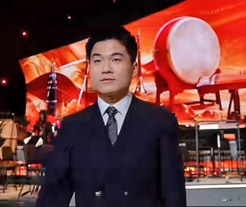 与辉同行最新排班表发布
周一周二周五都有董宇辉直播
友情提醒：定制双肩包1月9日