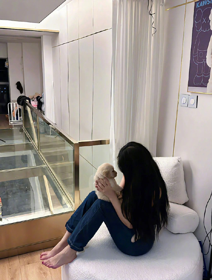 不要让无关紧要的人和事，在你生命中放肆，影响你的心情，你得学会删除垃圾。 ​​​
