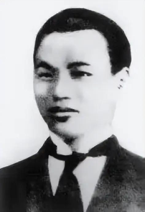 陈乔年被敌人杀害后，找到遗体时，身体无一处完好的地方！姐姐去
姐姐陈玉莹不顾上海