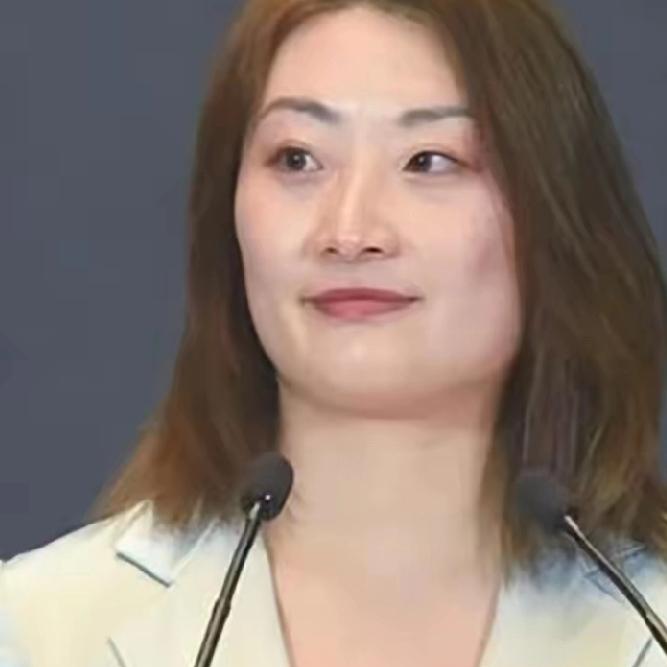 辞职才一个多月，宗馥莉又回娃哈哈了！
 
之前她刚辞了41天，现在突然回来管事。