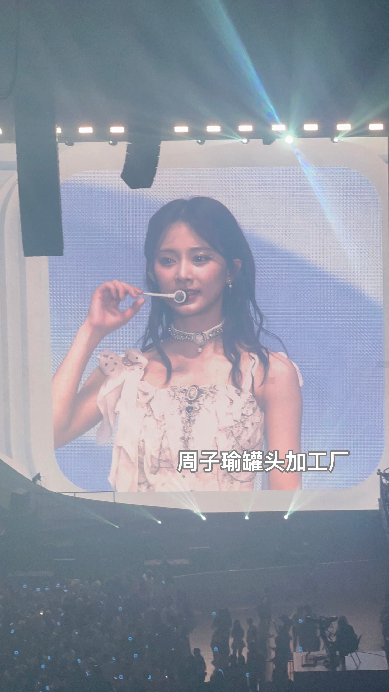 #周子瑜[超话]# 顾盼生辉 ​​​