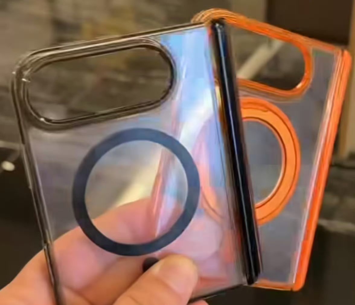 春江水暖鸭先知，手机新款壳先知。苹果的折叠屏手机，大概也许或者就是这样子了。折叠