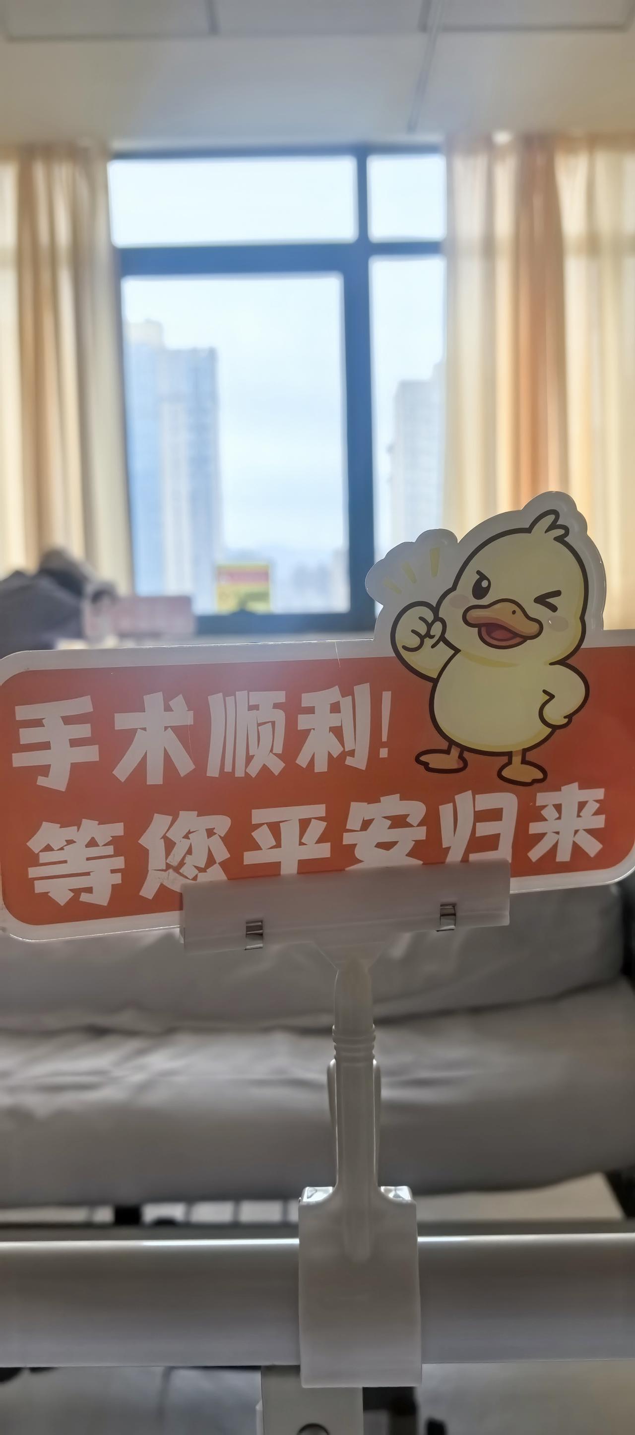 现在的年轻人，熬最晚的夜，扛最大的压力，透支最贵的身体。健康一旦垮了，一切都是空