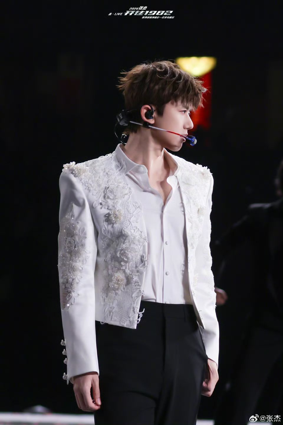 张杰越来越游刃有余是谁在鸟巢持续炸场？是我们稳如泰山的张列车长!新歌老歌轮番轰炸