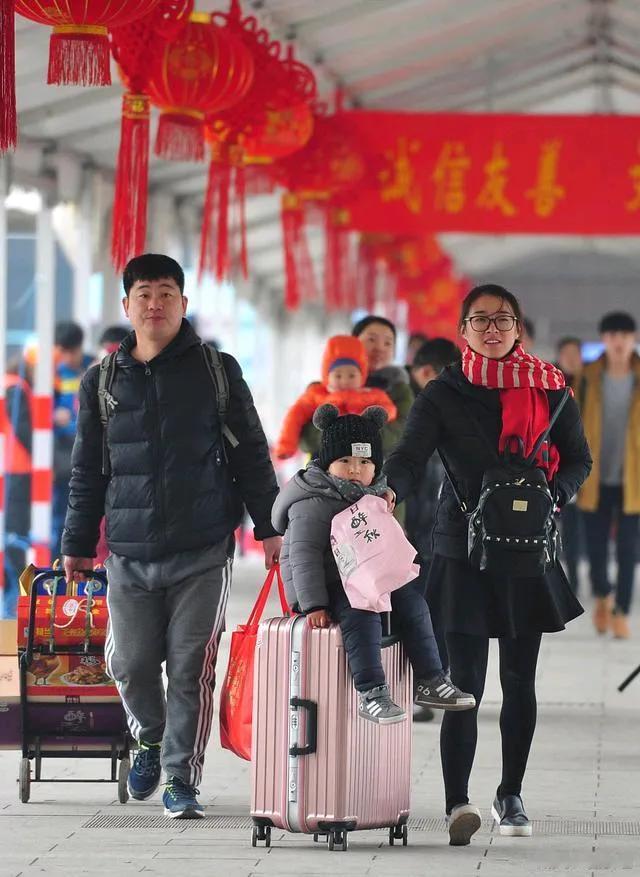 归途，年味愈来愈浓； 返程，闹声渐行渐远

从腊八到除夕，可谓是一年里最快乐、最