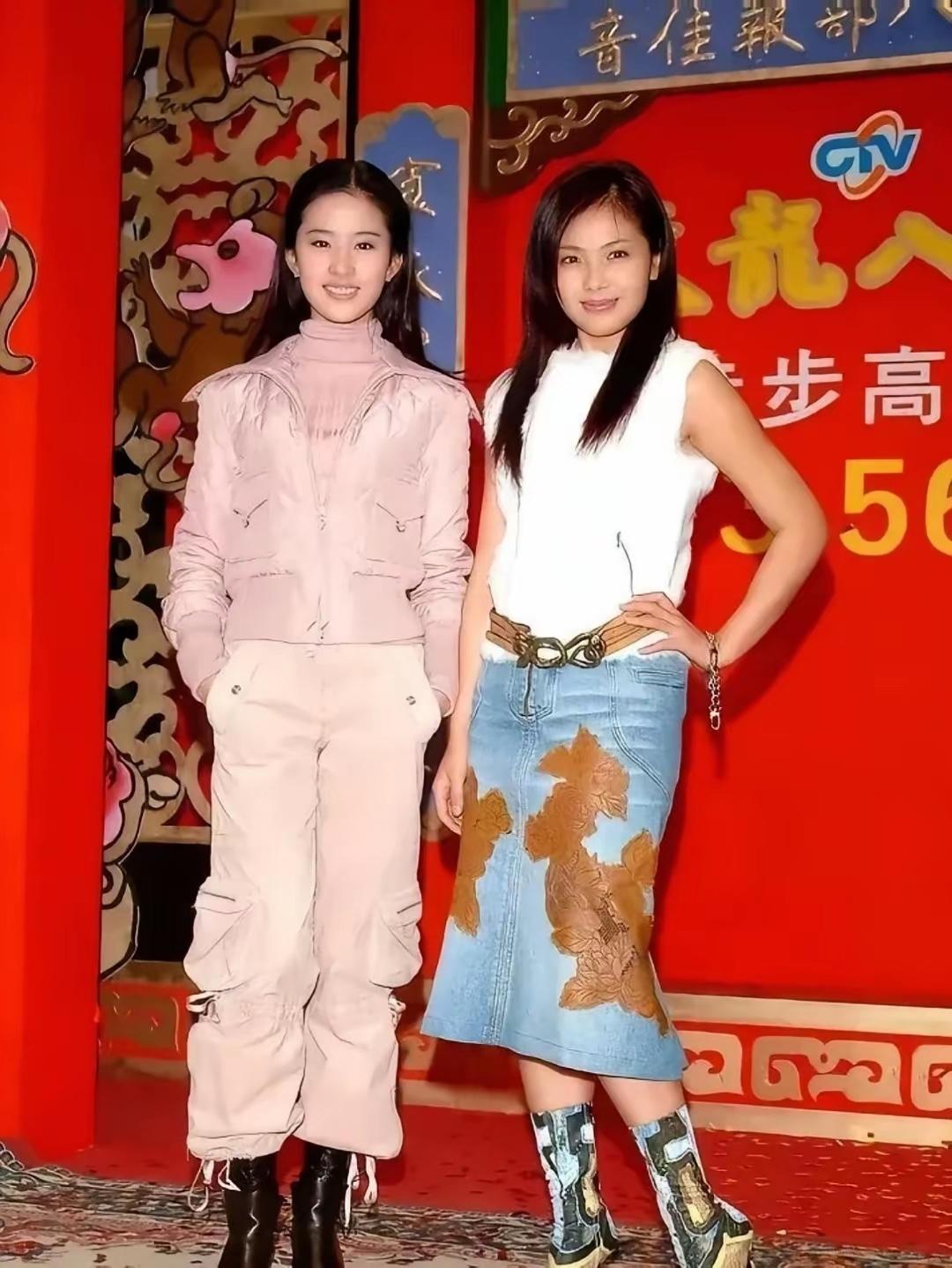 原来刘亦菲和刘涛年轻时候就认识了，好羡慕她们感情