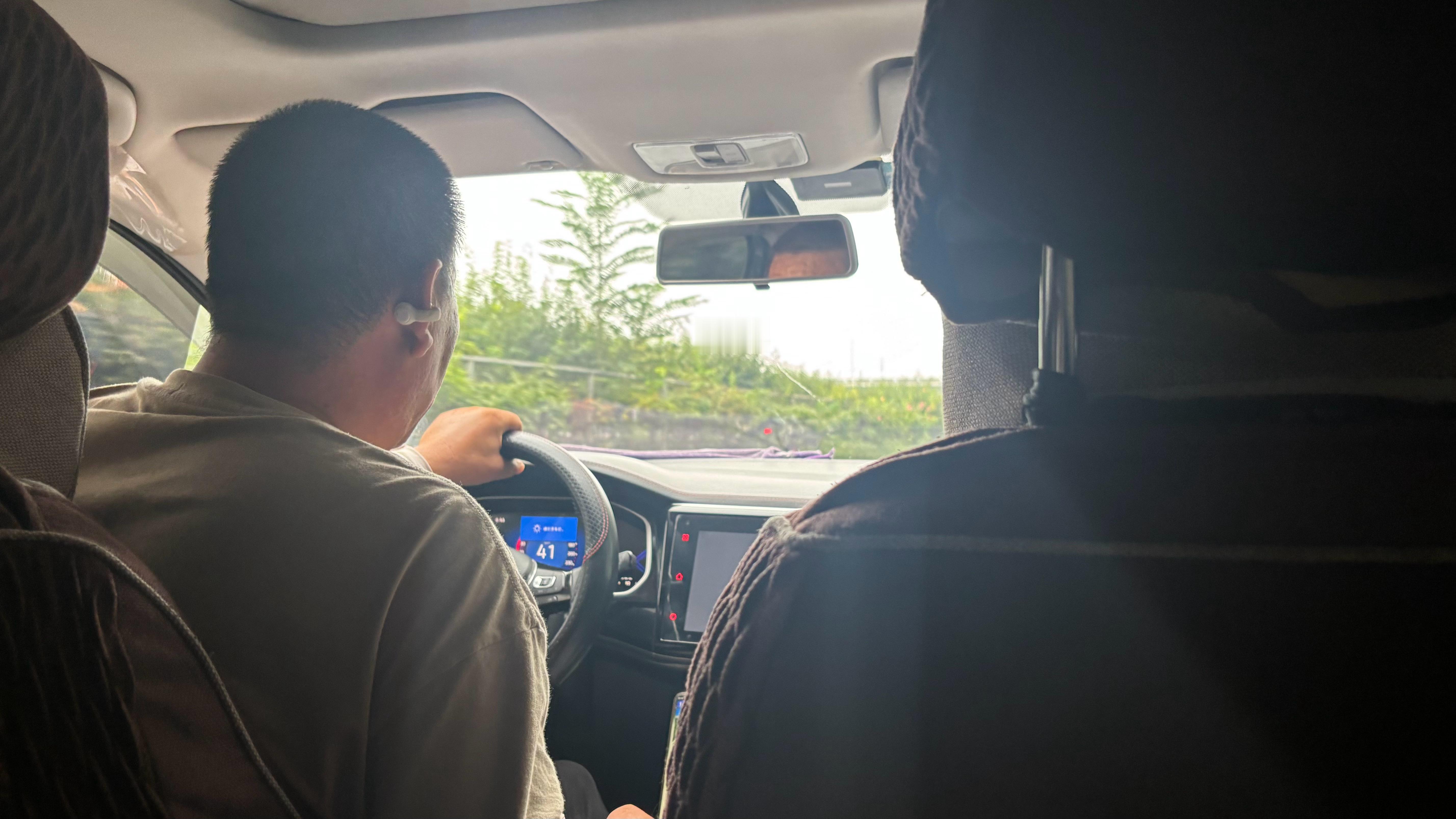 打了辆捷达VS7，发动机1.4T，司机说这车买来两年，跑了12万多公里，百公里油