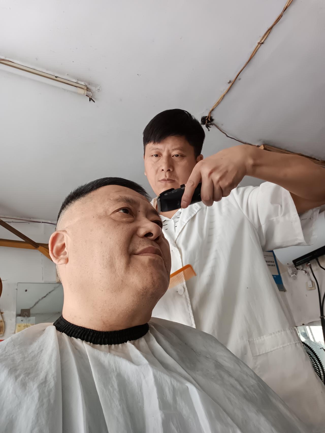 时间过得真快，5月就过去了。

5月自媒体整个收入，包括平台额外奖励，还有拍视频