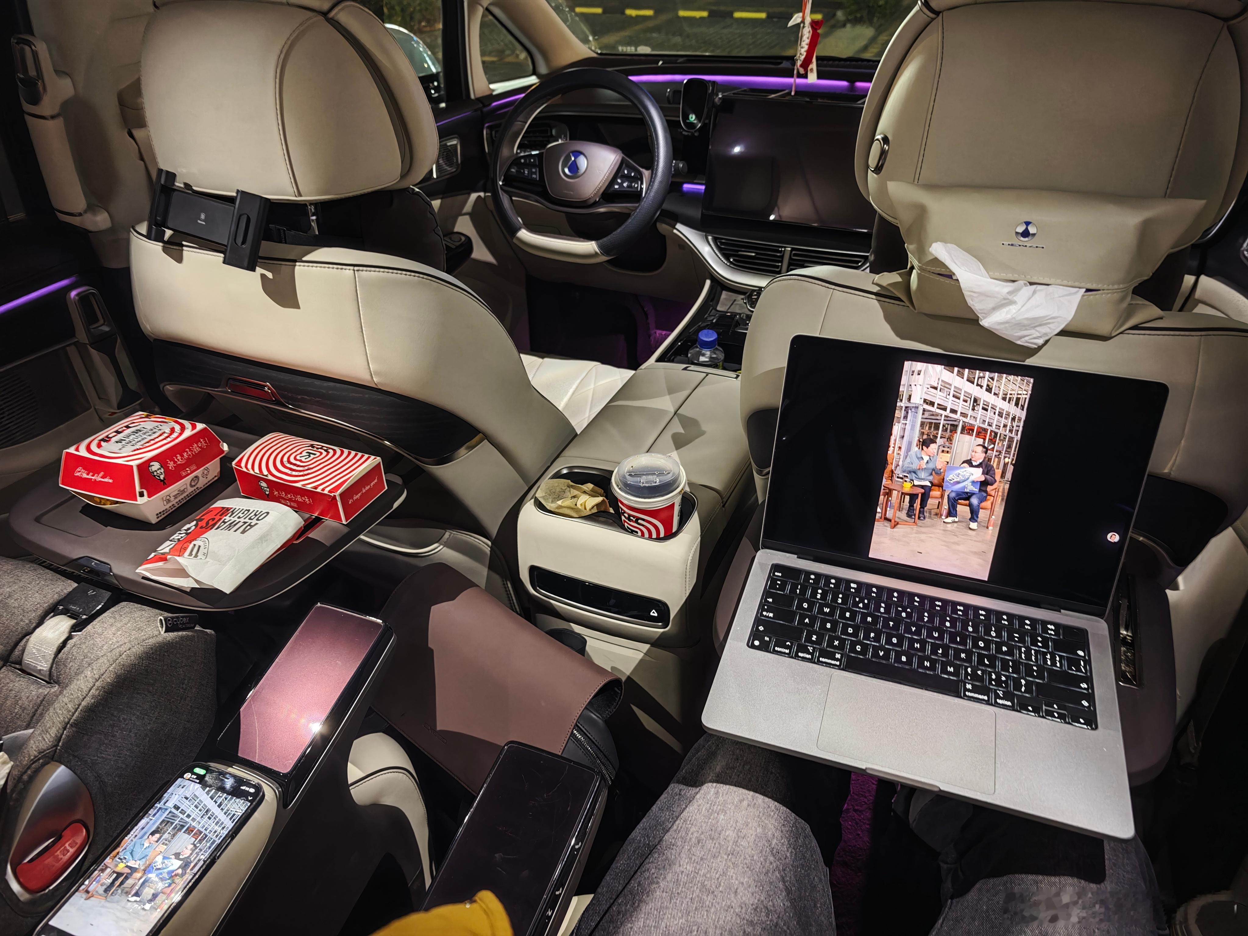 雷军马年第一个加班给了 和 雷总