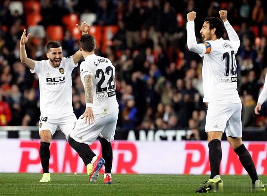 021  西甲 瓦伦西亚 VS 莱万特 方向；让负比分；1-2 0-3 1-3进