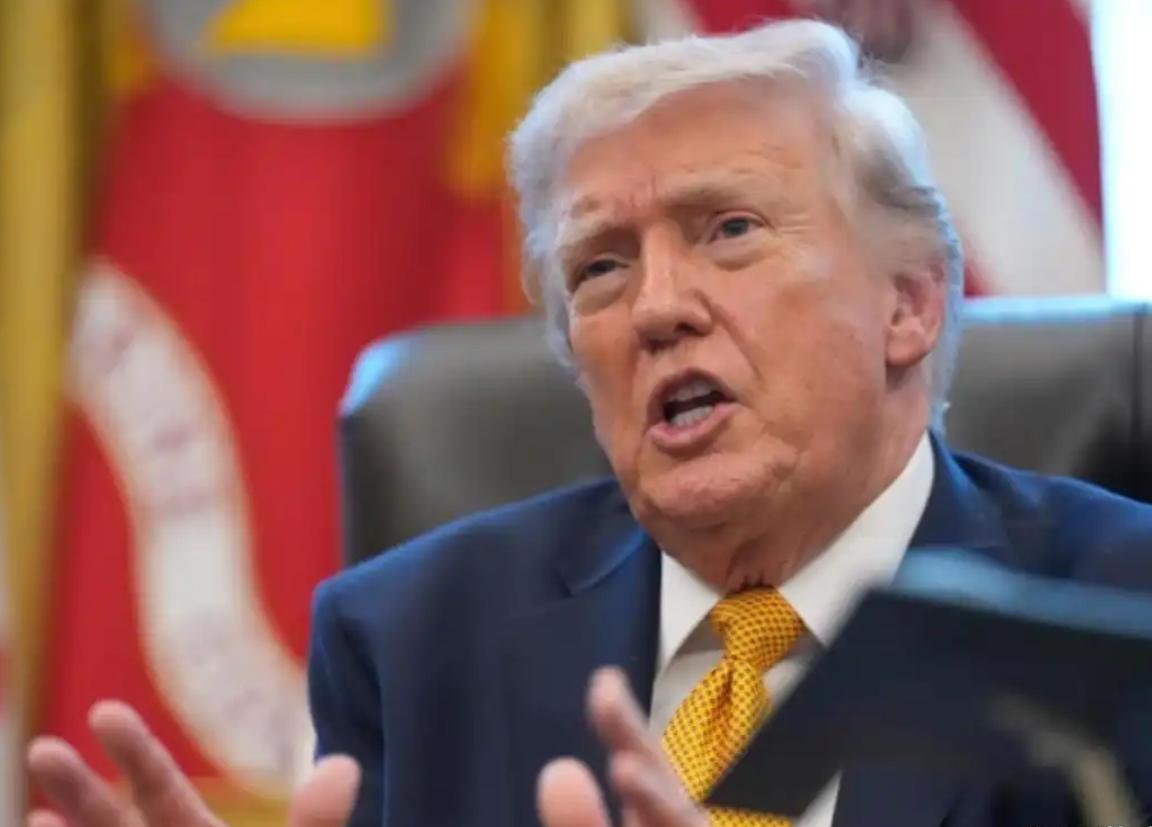 川普又在等电话。这次是等伊朗的。

对，又在等电话。上次没等到，这次又再等。
