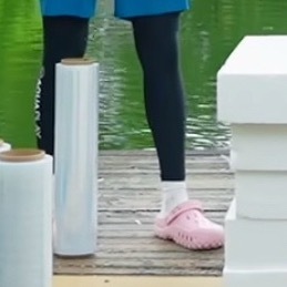 嗯哼 女孩子就是要穿粉色 