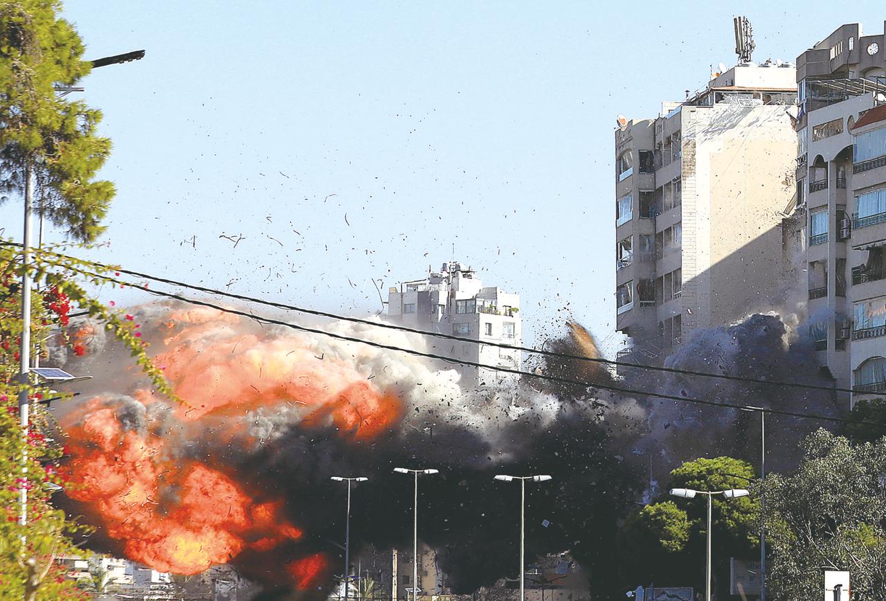 美伊已经实现临时停火，黎巴嫩境内依然导弹声隆隆，黎巴嫩总理称正寻求实现停火。
