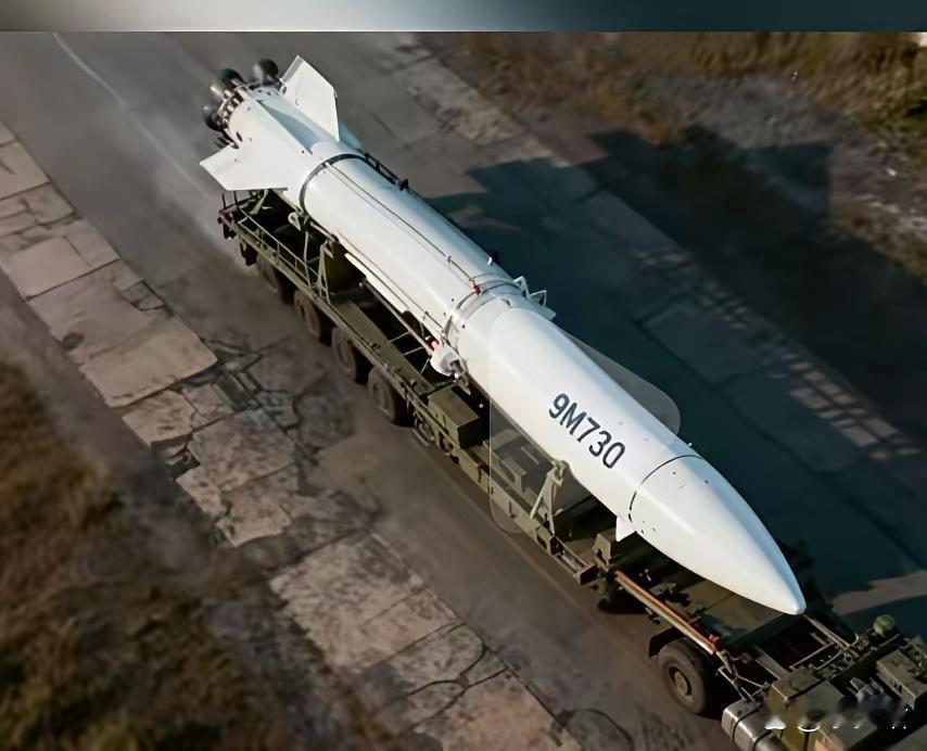 特朗普骂俄试射“不合适”？先看看美军核潜艇在哪！
正在亚洲晃悠的特朗普，在“空军