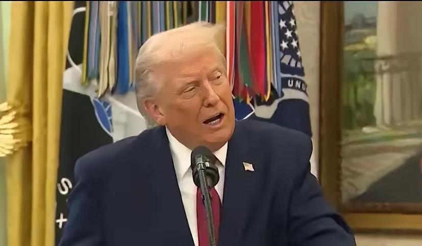 特朗普又在刷存在感！

当地时间12月31号，特朗普在个人社交媒体写道，美国创下