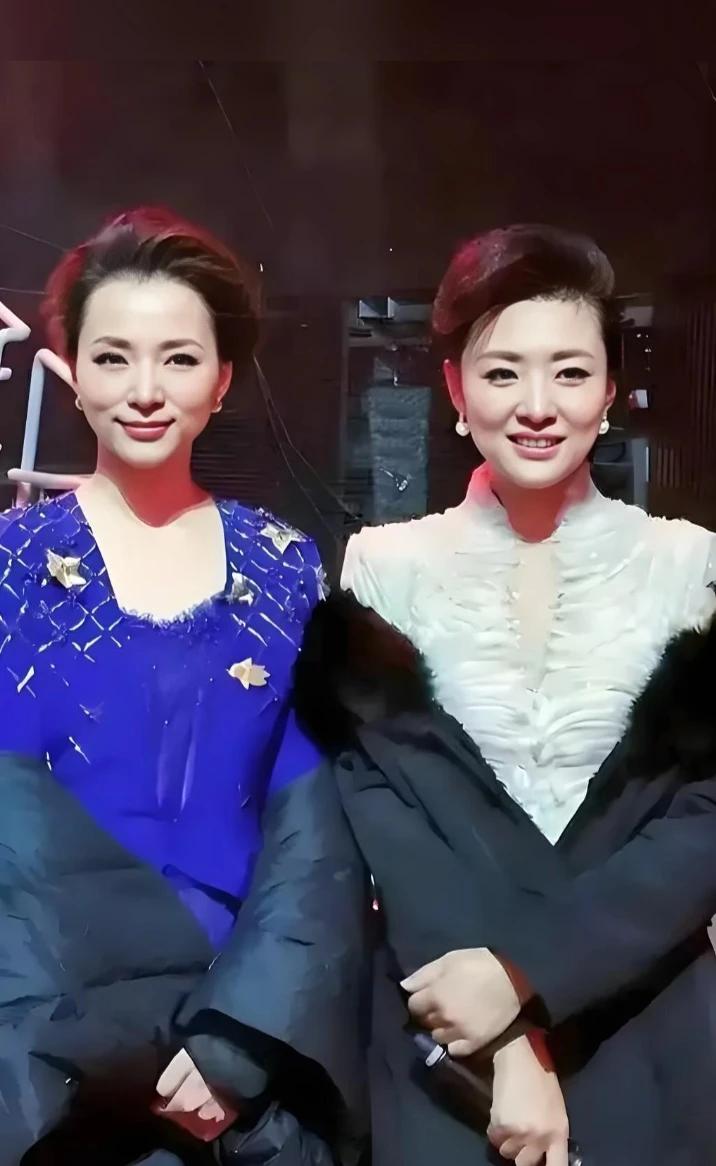 央视最美主持人周涛，董卿
董卿魔性的笑