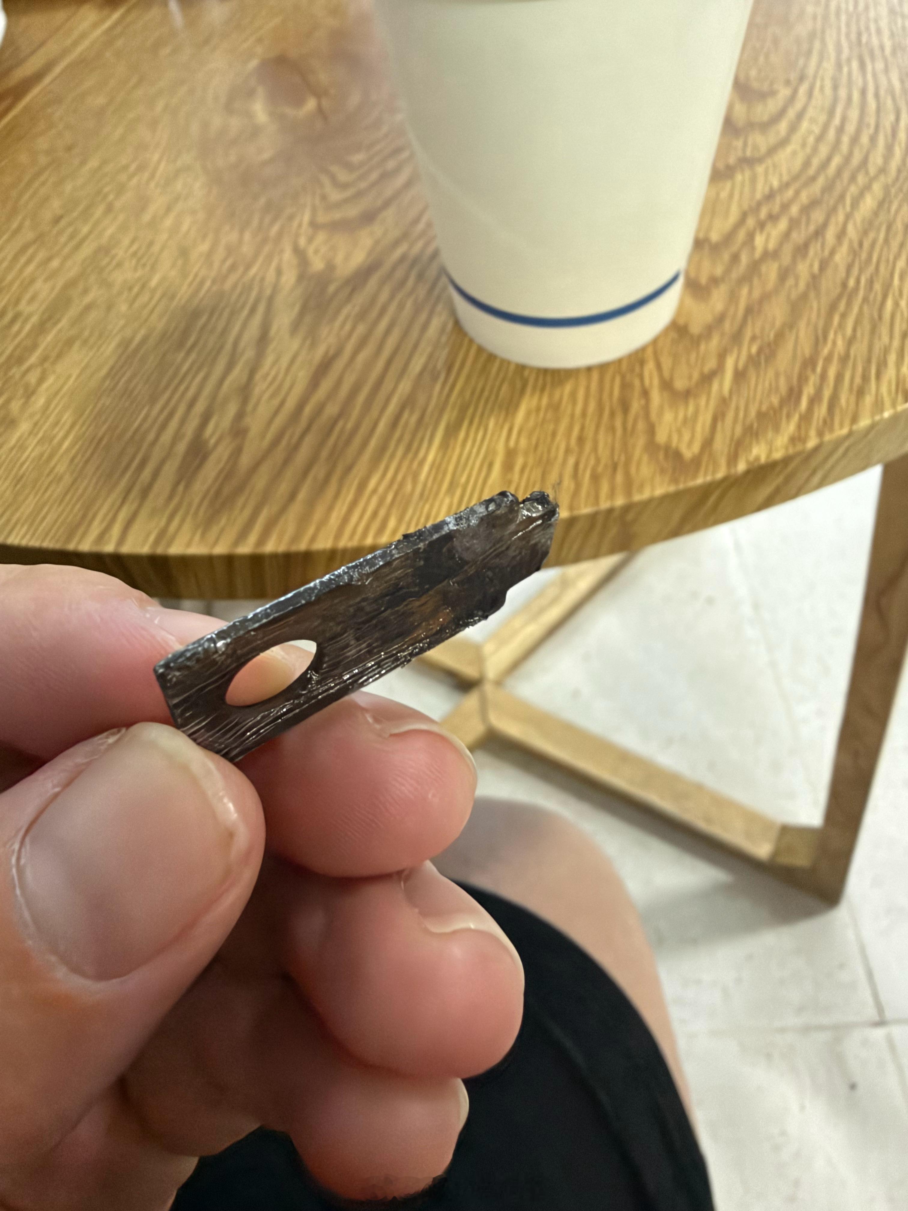 刚到宜兴酒店停好车，发现胎压报警，胎压直线下降，希望轮胎能保住。 宜兴