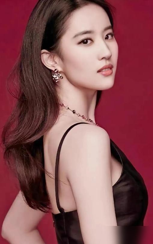 刘亦菲凭什么？602天空档期，白玉兰视后竟被她“送”走了！
 
《玫瑰的故事》热