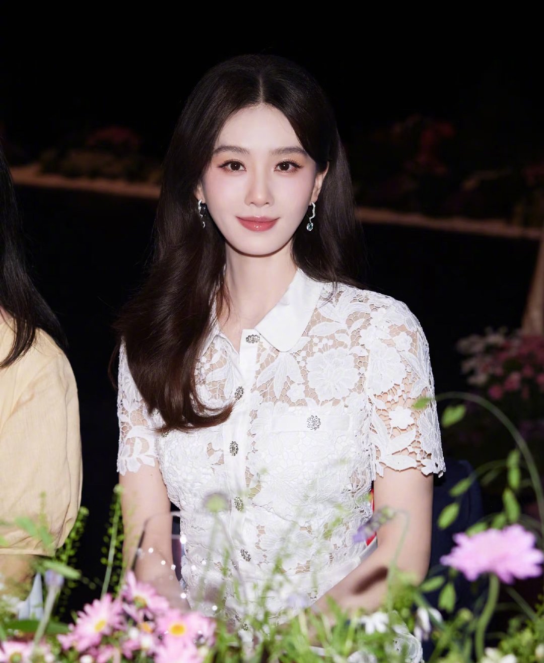 刘诗诗将出席北影节闭幕式 刘诗诗已经确定将出席北影节闭幕式啦✅官方海报释出！燥候