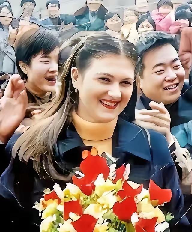 泪目！23岁乌克兰女子，远嫁给河南穷小伙，婚姻8年，生下3个儿子，都上了乌克兰国