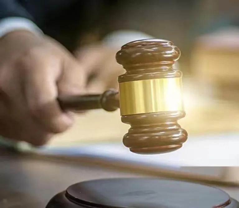 网约车司机强奸16岁女乘客，这个新闻有些炸裂啊！近日，云南一网约车司机约女乘客吃