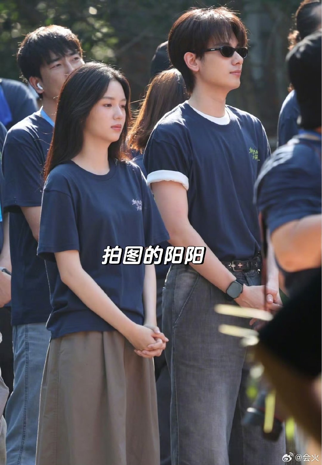 周也胡先煦潮湿雨季未解之谜开机了 周也胡先煦开机 开机 